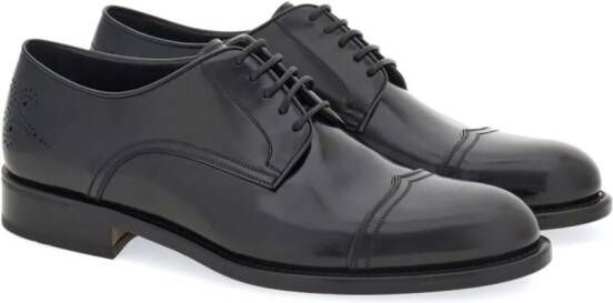 Ferragamo Leren derby schoenen Zwart