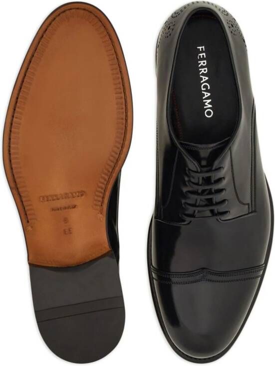 Ferragamo Leren derby schoenen Zwart