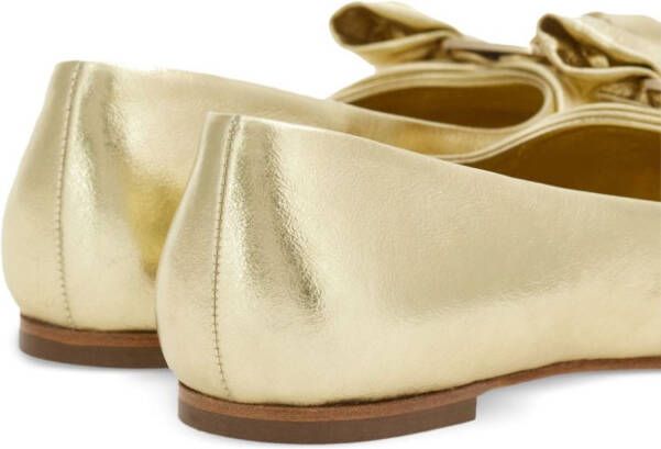 Ferragamo Vara ballerina's met strikdetail Goud