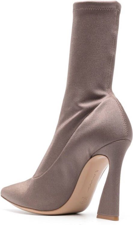 Gianvito Rossi Enkellaarzen met puntige neus Beige