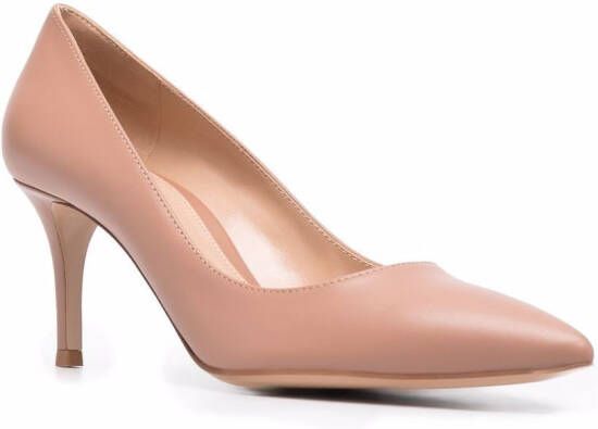 Gianvito Rossi Pumps met ronde neus Beige