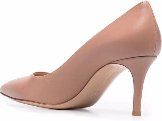 Gianvito Rossi Pumps met ronde neus Beige