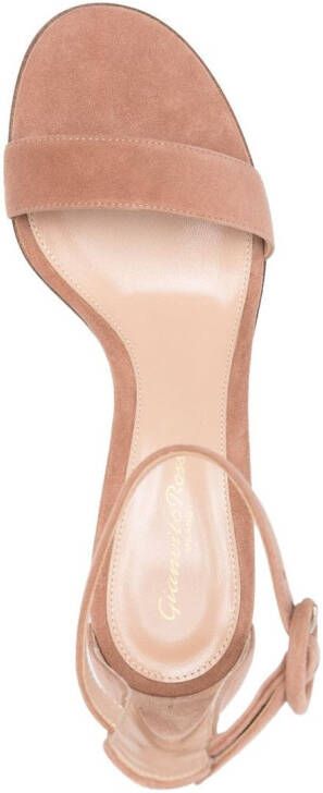 Gianvito Rossi Sandalen met enkelbandje Beige