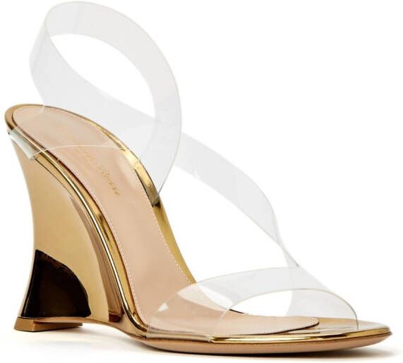 Gianvito Rossi Sandalen met sleehak Beige