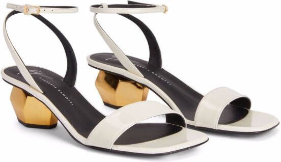 Giuseppe Zanotti Mangentha sandalen met bewerkte hak Wit