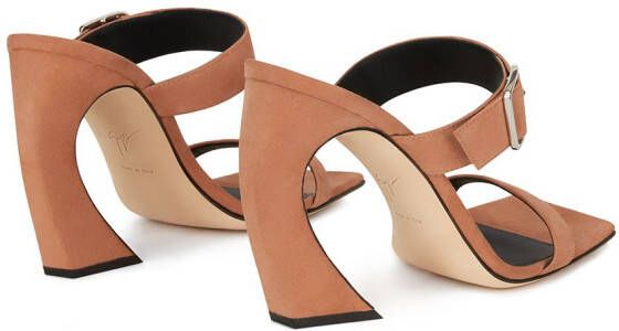 Giuseppe Zanotti Musa suède sandalen Beige