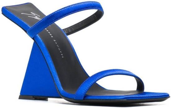 Giuseppe Zanotti Sandalen met bewerkte hak Blauw