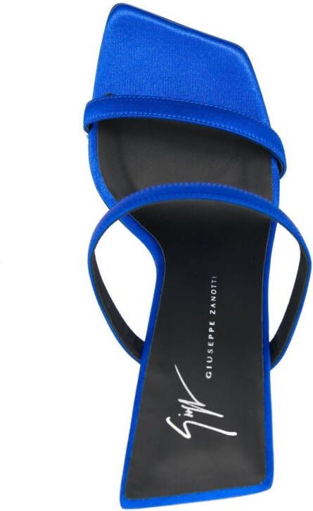 Giuseppe Zanotti Sandalen met bewerkte hak Blauw