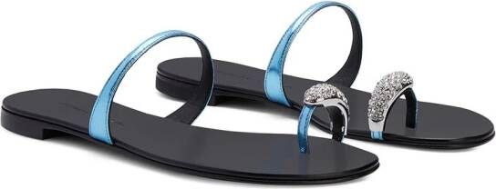 Giuseppe Zanotti Sandalen met kristallen teenring Blauw