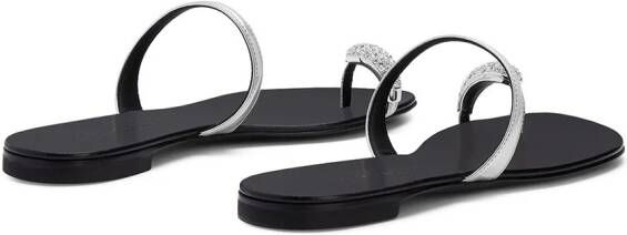 Giuseppe Zanotti Sandalen met kristallen teenring Zilver