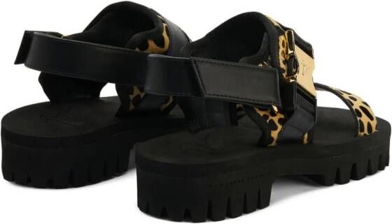 Giuseppe Zanotti Shyan chunky suède sandalen met print Zwart