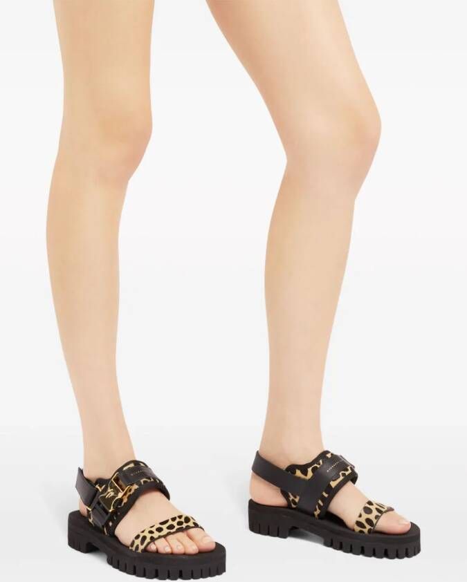 Giuseppe Zanotti Shyan chunky suède sandalen met print Zwart