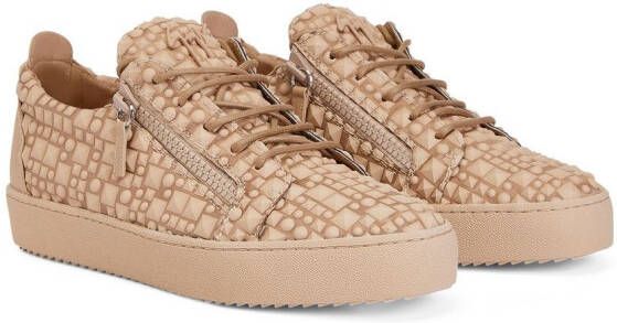 Giuseppe Zanotti Sneakers met studs Bruin