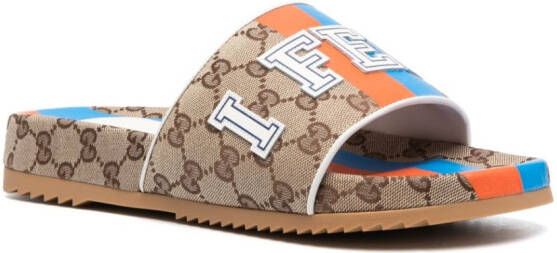 Gucci Slippers met logopatch Beige