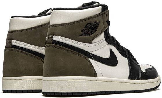 Jordan Air 1 Retro High OG "Dark Mocha" sneakers Wit