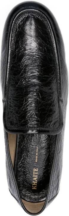 KHAITE The Alessia gekreukte loafers Zwart