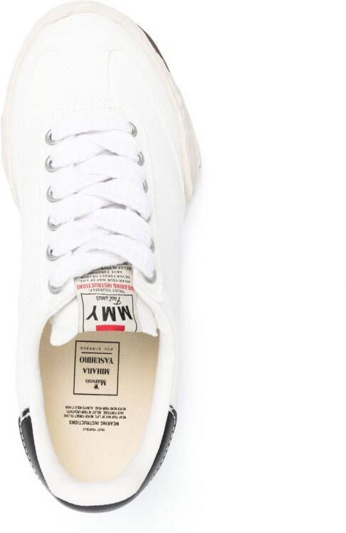 Maison MIHARA YASUHIRO Sneakers met logoprint Wit