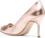 Manolo Blahnik Cleo pumps verfraaid met kristallen Goud - Thumbnail 3