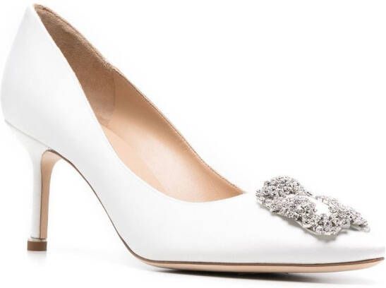 Manolo Blahnik Hangisi pumps met kristallen gesp Beige