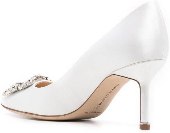 Manolo Blahnik Hangisi pumps met kristallen gesp Beige