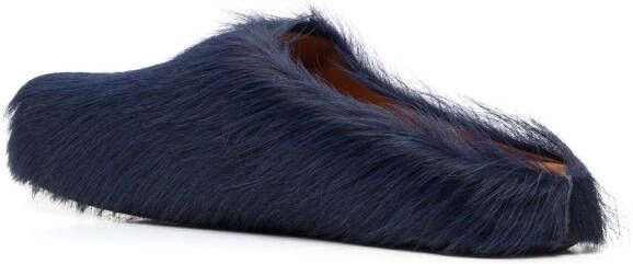 Marni Fussbett Sabot slippers met kalfshaar Blauw