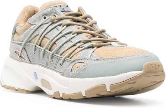 MCQ Sneakers met vlakken Beige