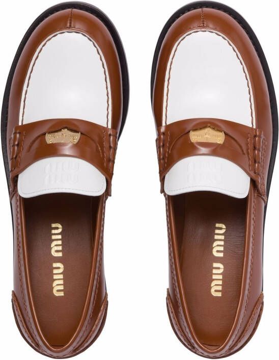 Miu Leren loafers Bruin