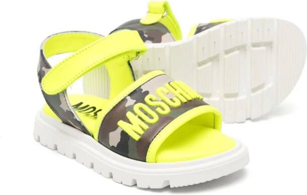 Moschino Kids Leren sandalen met camouflageprint Geel