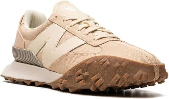 New Balance XC72 sneakers met panelen Beige