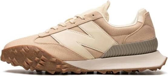 New Balance XC72 sneakers met panelen Beige