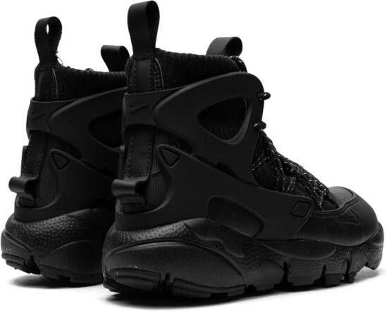 Nike "Air Footscape Mid Triple Black sneakers" Zwart