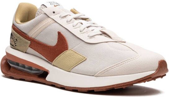 Nike Air Max Pre-Day SE sneakers Beige