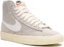 Nike "Blazer Mid 77 Pre-owned Light Bone Alabaster sneakers" Grijs - Thumbnail 2