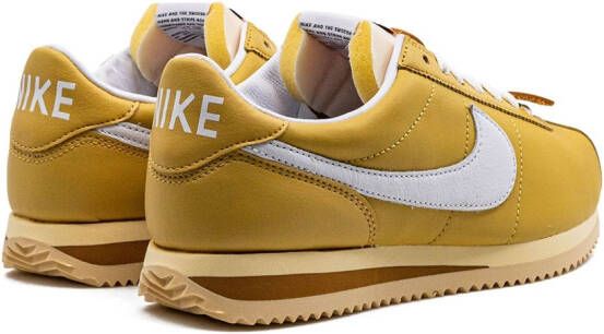 Nike "Cortez 23 SE 23 Wheat Gold sneakers" Goud