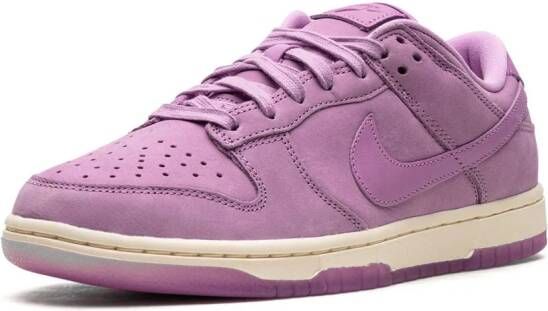 Nike "Dunk Low Green Fuchsia sneakers" Roze