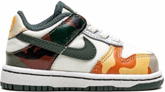 Nike Kids "Dunk Low SE Multi-Camo sneakers" Beige