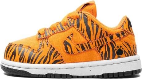 Nike Kids Dunk Low "Tiger Stripes" sneakers Oranje