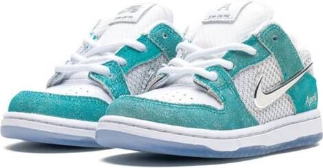 Nike Kids x April Skateboards SB Dunk Low sneakers Groen