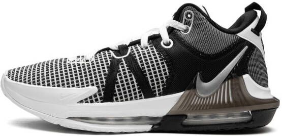 Nike LeBron Witness VII sneakers