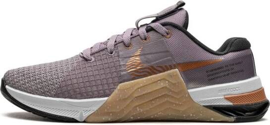 Nike "Metcon 8 Premium Purple Smoke Metallic Copper sneakers" Paars