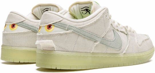 Nike "SB Dunk Low Mummy sneakers" Beige