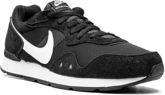 Nike Venture Runner low-top sneakers Zwart