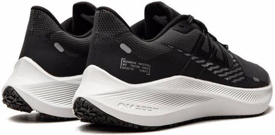 Nike Winfo 7 Shield low-top sneakers Zwart