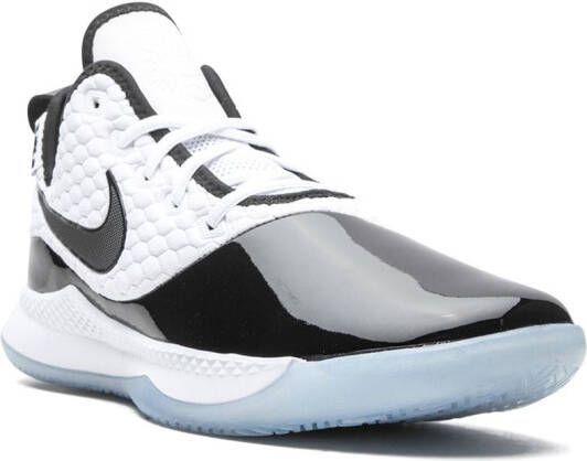 Nike Witness 3 sneakers