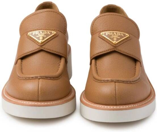 Prada Leren loafers Bruin