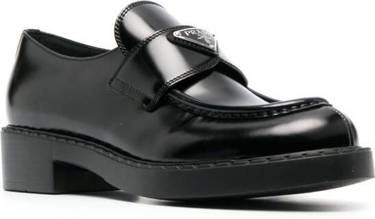 Prada Chocolate loafers met logoplakkaat Zwart