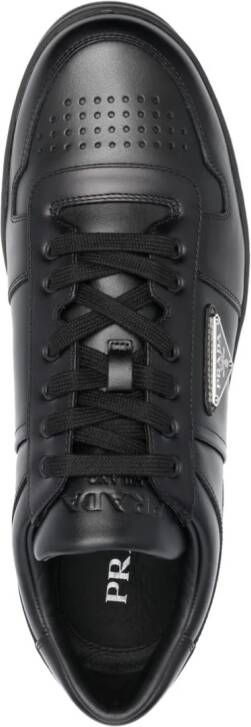 Prada Downtown sneakers met logo Zwart