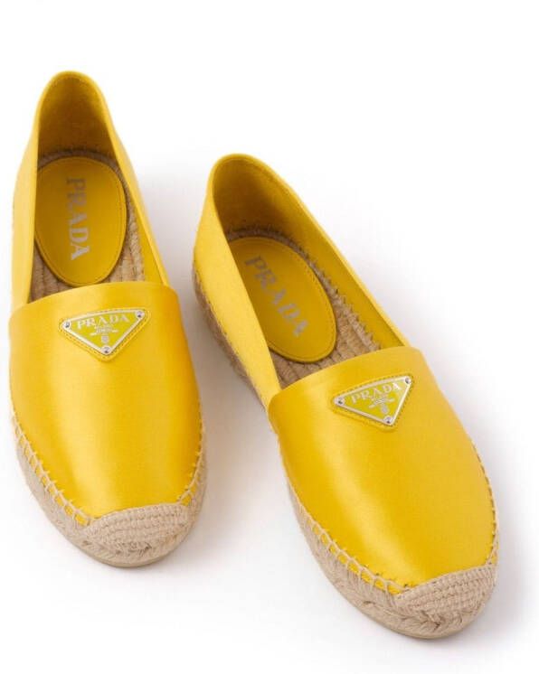 Prada Espadrilles met logoplakkaat Geel