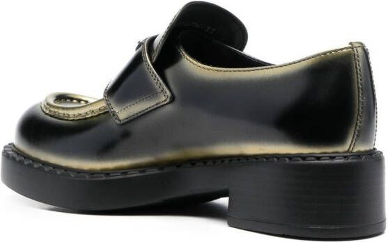 Prada Loafers met logoplakkaat Zwart