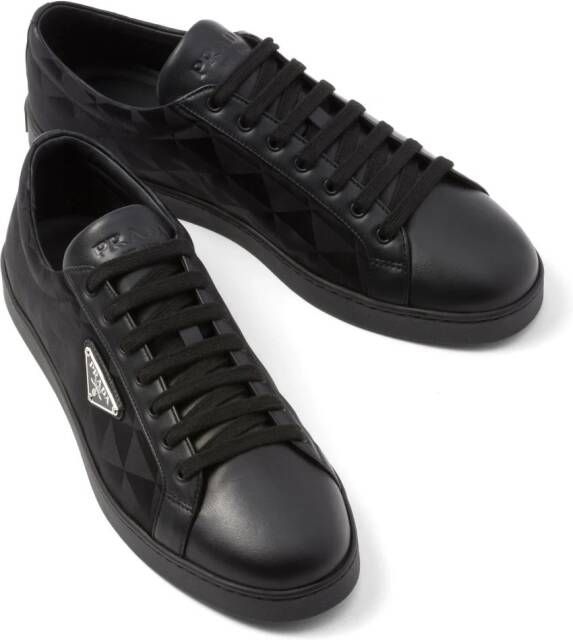 Prada Low-top sneakers Zwart